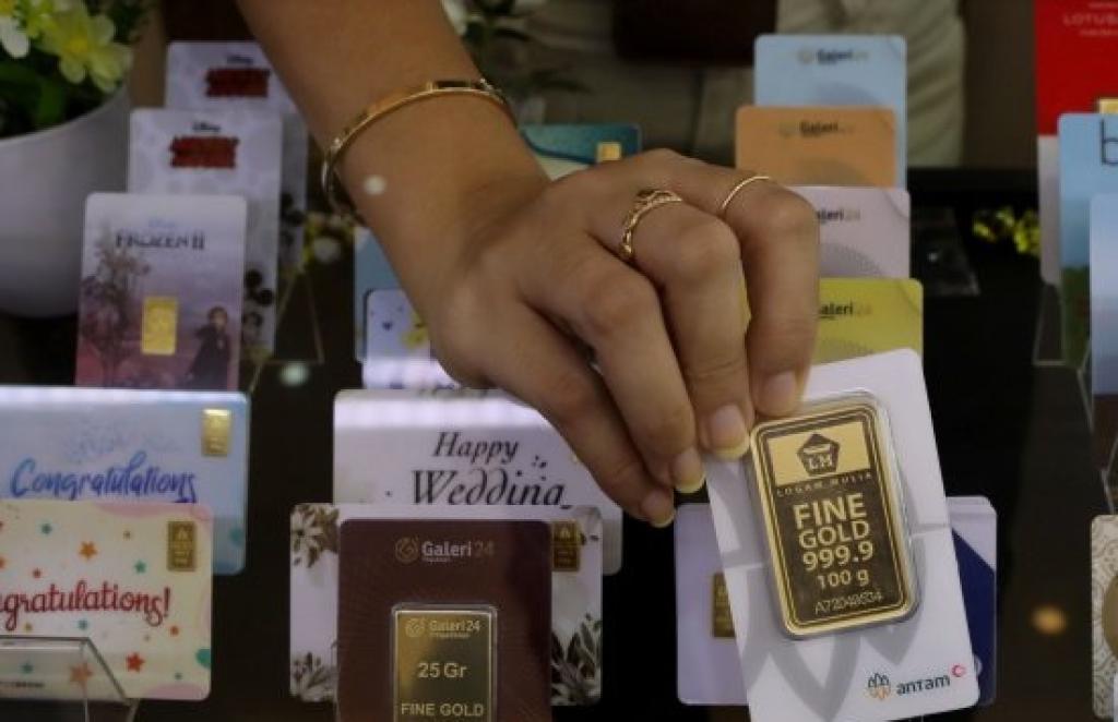Harga Emas Antam Turun Rp16.000 per Gram Hari ini, Berikut Rinciannya