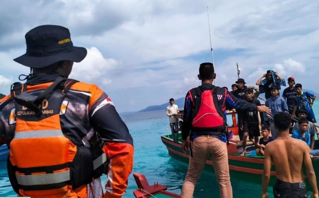 Sembilan Penumpang Pompong Terbalik di Anambas Berhasil Dievakuasi Tim SAR Gabungan