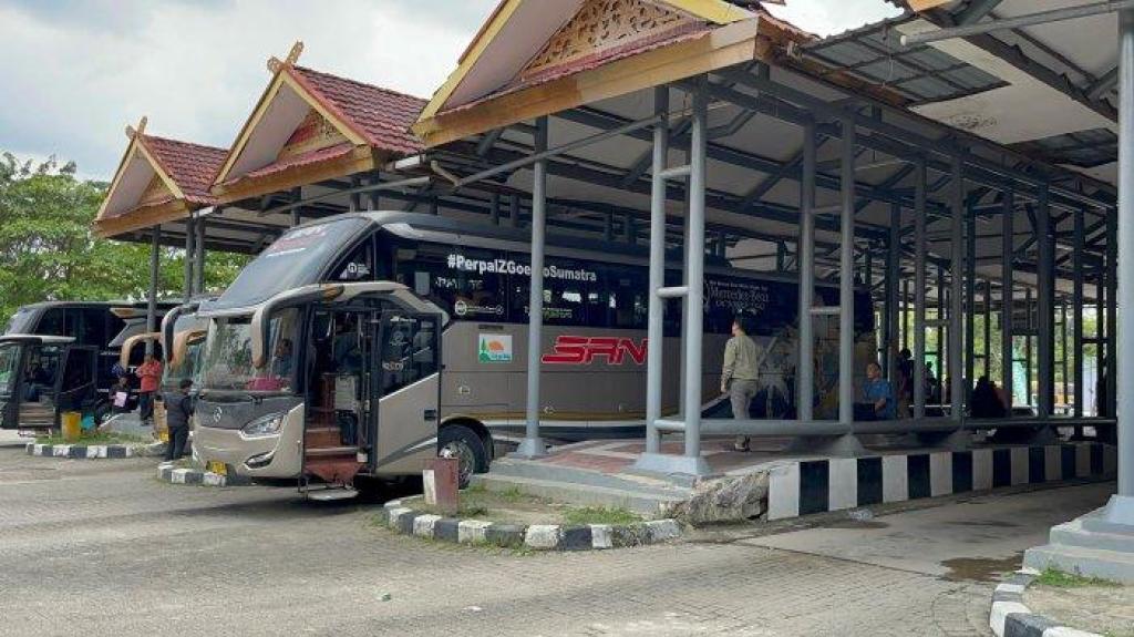 Puncak Arus Balik Lebaran 2025: Terminal BRPS Pekanbaru Dibanjiri Penumpang