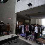 Diguyur Hujan, Salat Id di Halaman Kantor Gubernur Riau Pindah ke Masjid Al Hidayah