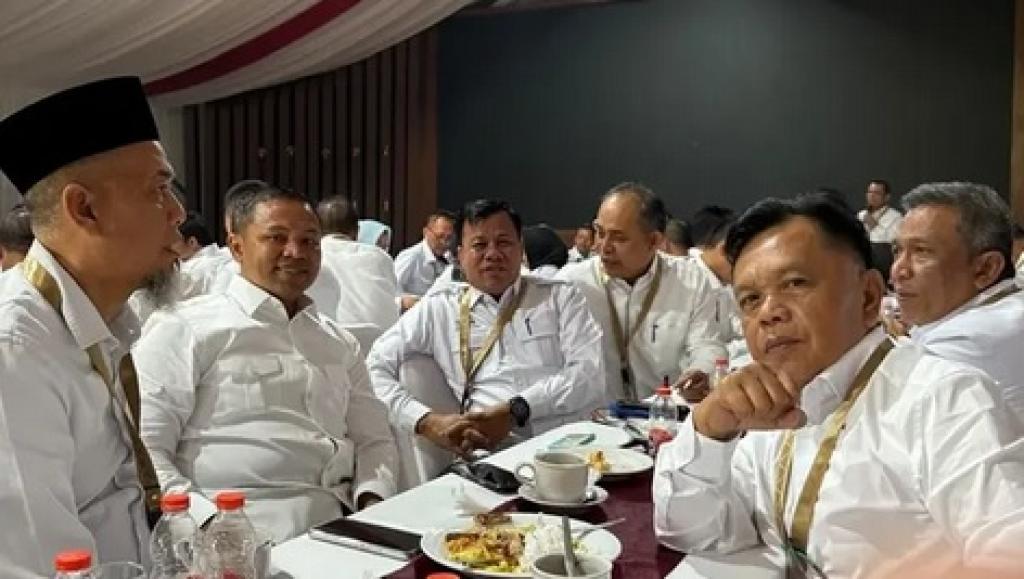 Momen Bersejarah: Prosesi Adat Melayu Warnai Kepulangan Kepala Daerah Riau di 1 Ramadan