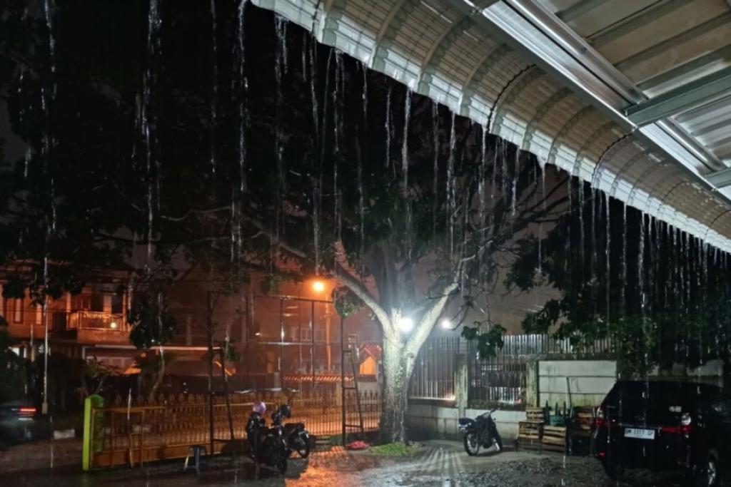 Cuaca Riau 13 Januari: Waspadai Hujan Disertai Petir dan Angin Kencang