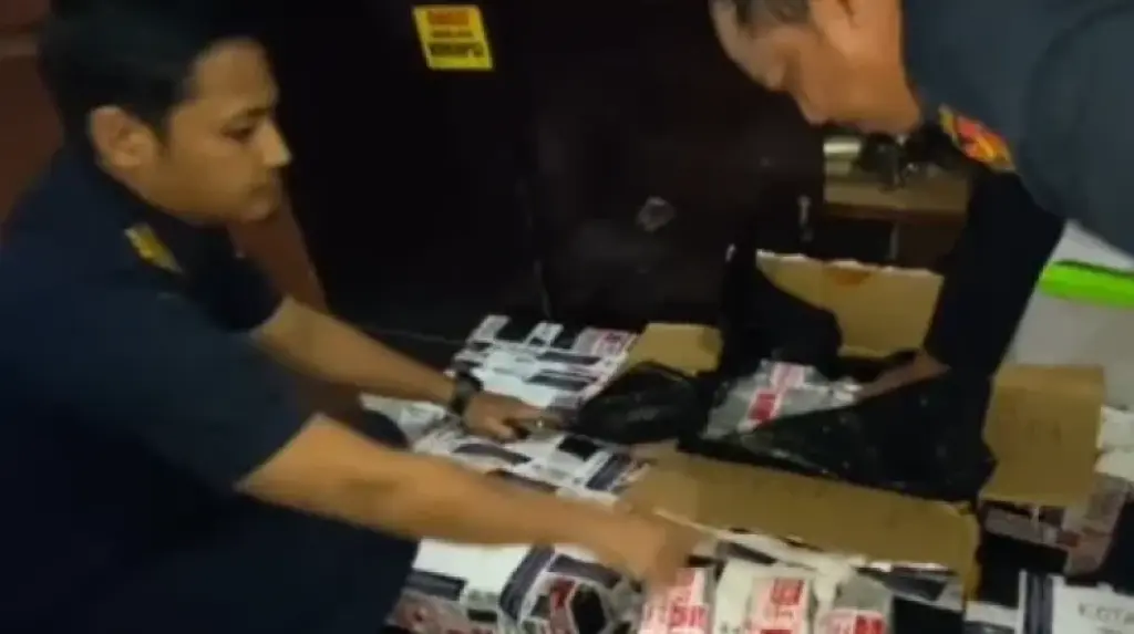 652 iPhone Sitaan Bea Cukai Bengkalis Masih Tunggu Penetapan Status