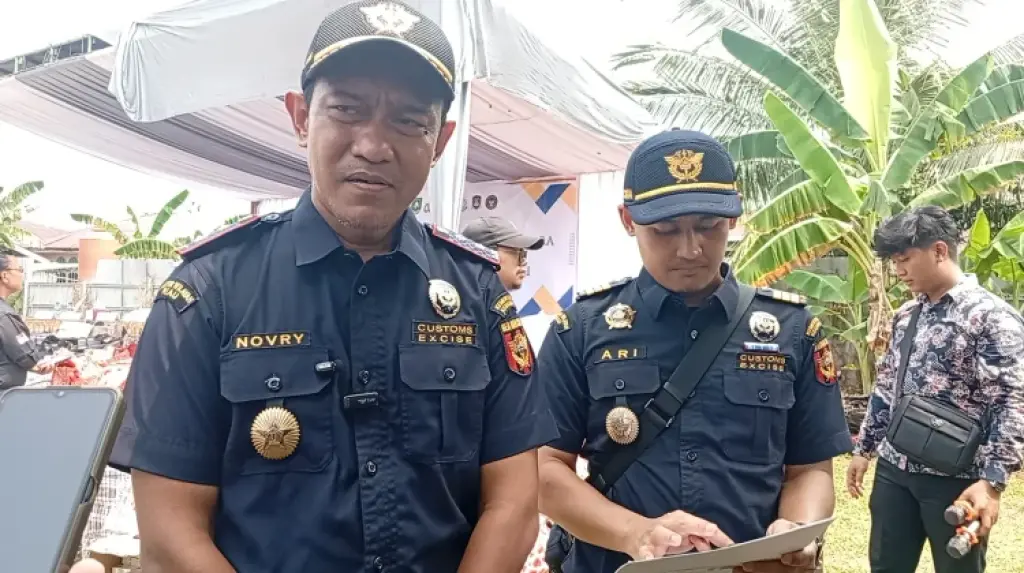 Bea Cukai Bengkalis Musnahkan 662 iPhone Ilegal dan 1 Juta Batang Rokok