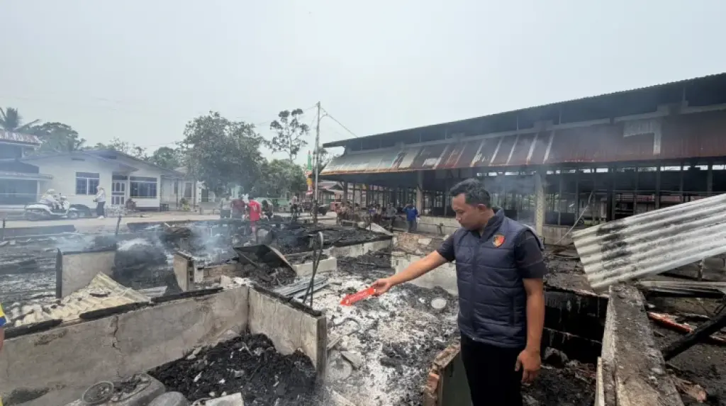 Diduga Akibat Korsleting, Rumah Camat Merbau Hangus Terbakar