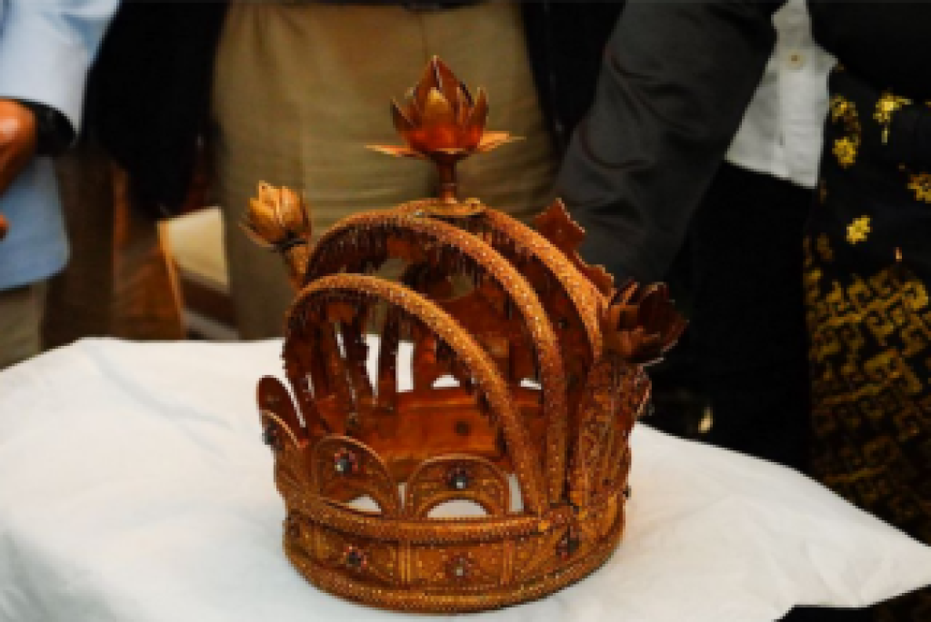 Mahkota Asli Sultan Siak Tiba di Pekanbaru, Gubernur Wahid Sebut Sebagai Simbol Keikhlasan