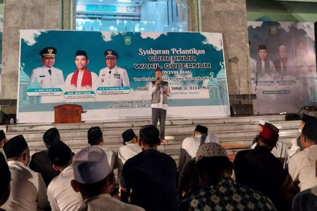 Safari Ramadan di Masjid Raya Annur: UAS Ajak Masyarakat Cintai Al-Quran dan Tingkatkan Ibadah