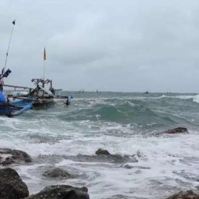 Waspada Cuaca Buruk di Kepri, BMKG Prediksi Gelombang Laut Berbahaya