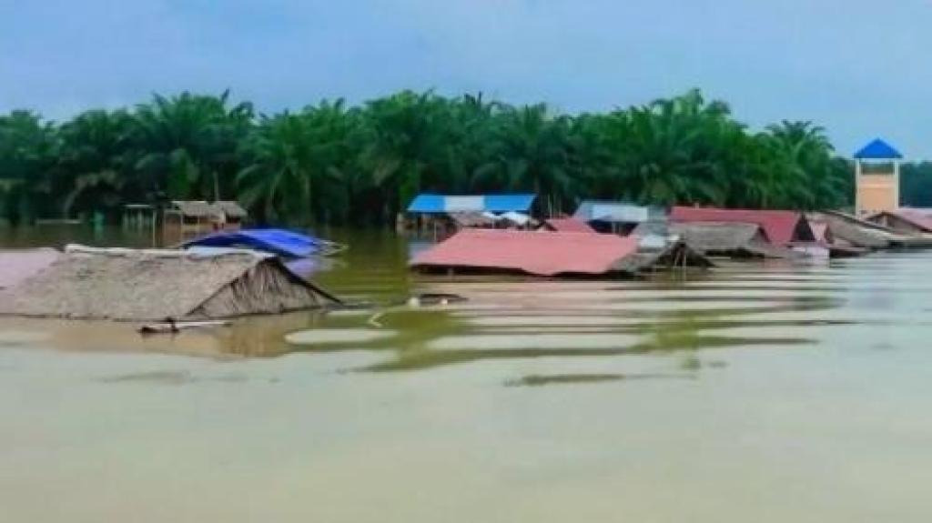Pulau Cinta di Kampar Lumpuh Total Akibat Banjir, Kerugian Capai Rp150 Juta