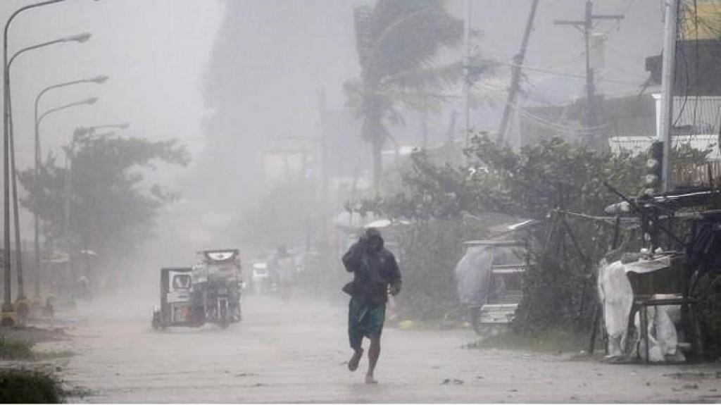 Prakiraan Cuaca Kepri Hari Ini: Hujan, Angin Kencang, dan Gelombang Tinggi