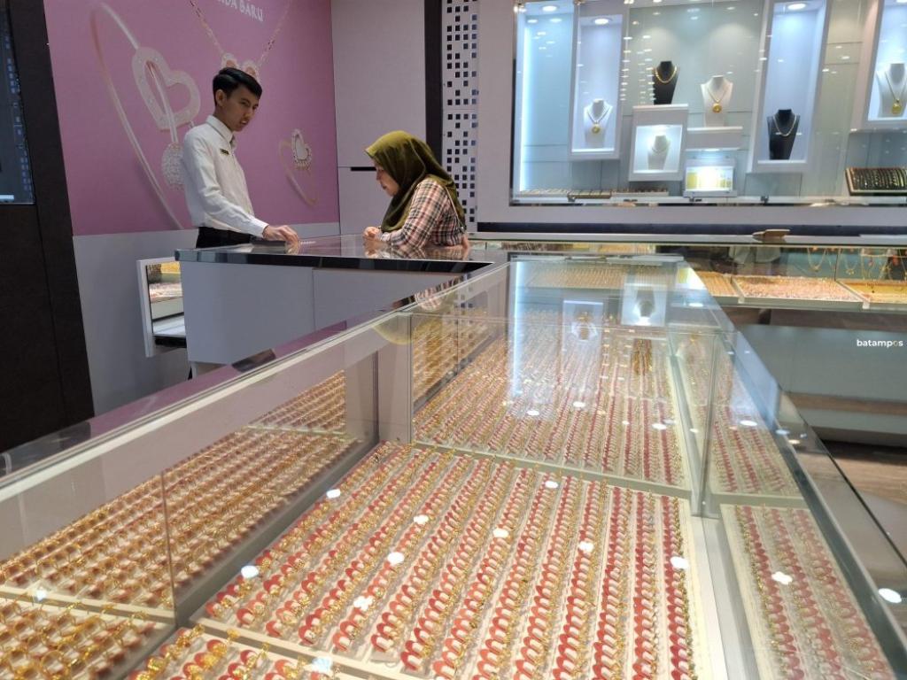 Harga Emas Batam Tembus Rp 2,04 Juta per Gram
