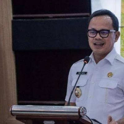 Wamendagri Minta Kepala Daerah Pidanakan Ormas Yang Suka Bikin Rusuh