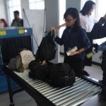 Petugas Keamanan Bandara SSK II Gagalkan Penyelundupan Paket Ganja Hampir 1 Kilogram