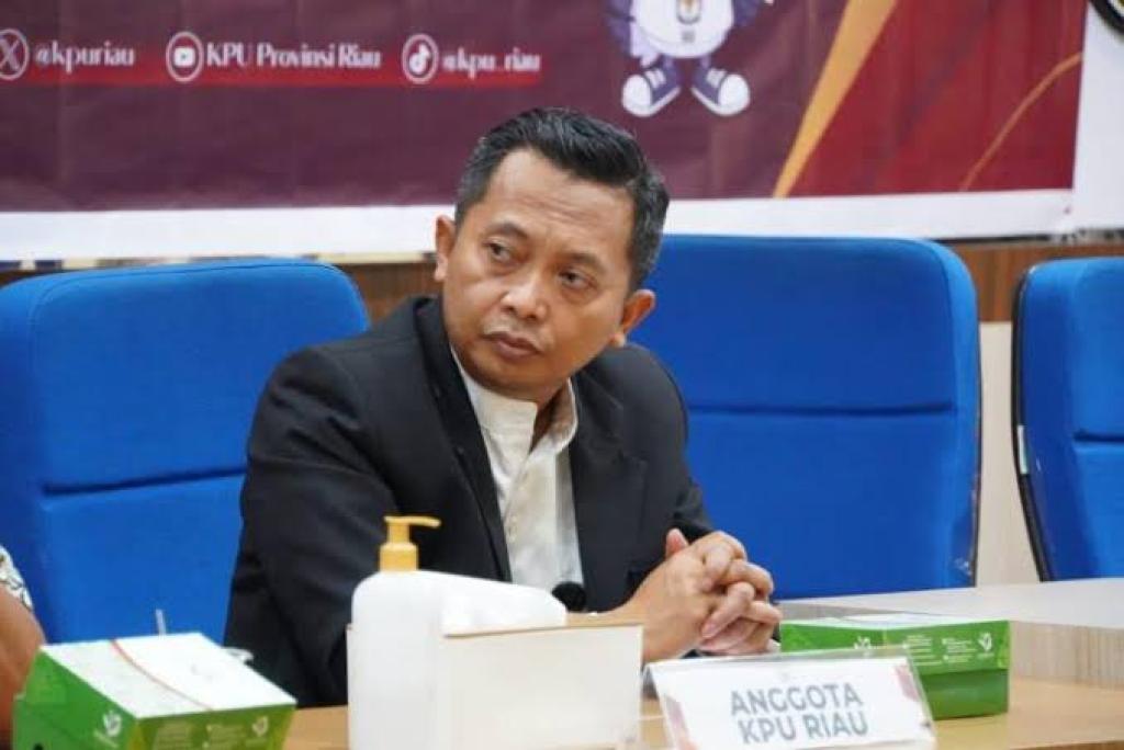 Hujan Sejak Dini Hari, KPU Riau Tetap Optimis Pemungutan Suara Berjalan Lancar