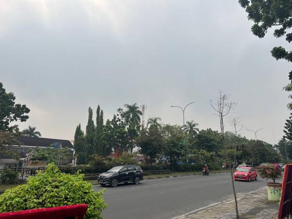 Cuaca Riau Hari ini: Siang Cerah, Malam Hujan Lebat Disertai Angin Kencang