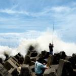 Cuaca Kepri Hari ini Berawan, Hujan dan Gelombang Tinggi di Natuna