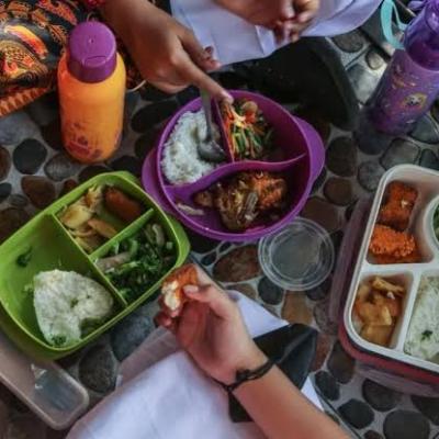 Program Makan Bergizi Gratis di SMA/SMK Riau Tunggu Arahan BGN