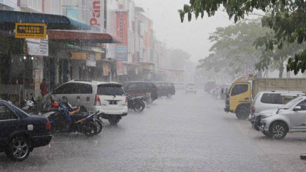 BMKG Peringatkan Potensi Hujan Lebat Disertai Petir dan Angin Kencang di Kepulauan Riau Hari ini