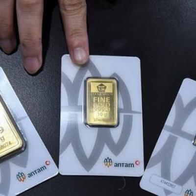 Harga Emas Antam Turun Jelang Natal, Kini Dibanderol Rp1,520 Juta per Gram