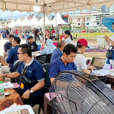 Lewat Program KETAPEL, Disdukcapil Batam Jemput Bola Layani Warga