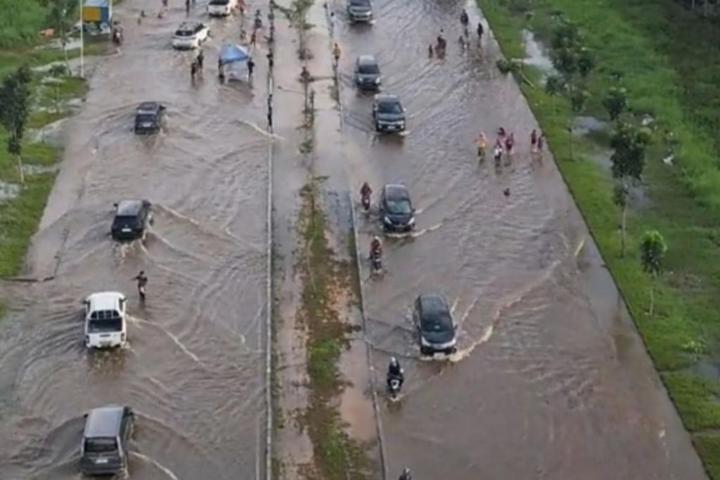 Banjir Terjang Pekanbaru, Ratusan KK Terdampak, Pemerintah Siaga Tanggap