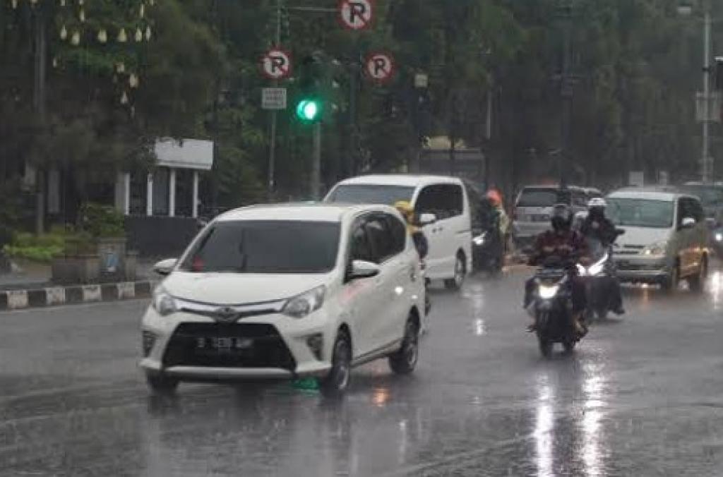 BMKG Peringatkan Potensi Hujan Disertai Angin Kencang di Kepri Hari ini
