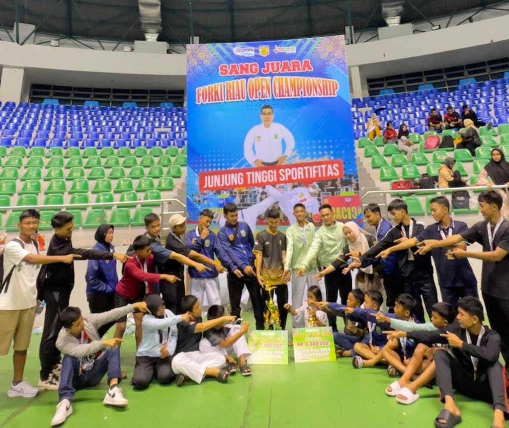 Luar biasa, Atlet Karate Forki Siak Raih Juara 2 Umum di Open Championship Forki Riau 2024