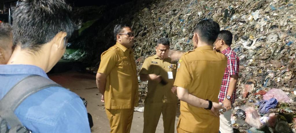 Plh Sekdako Pekanbaru Pantau Langsung Aktivitas Pengangkutan Sampah