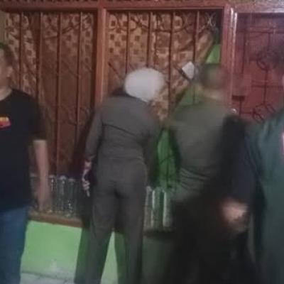 Satpol PP Pekanbaru Razia Prostitusi di Jondul, PSK Sembunyi dan Matikan Lampu