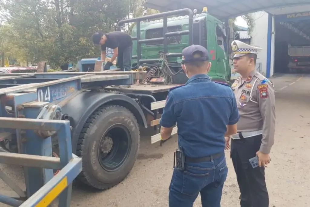Pastikan Angkutan Umum Aman, Satlantas Polresta Barelang dan Dishub Batam Gelar Ramp Check