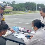 Wujudkan Siak Zero Accident, Satlantas Polres Siak Gelar Pemeriksaan Kesehatan dan Bagikan Vitamin Gratis Untuk Supir Angkutan Umum