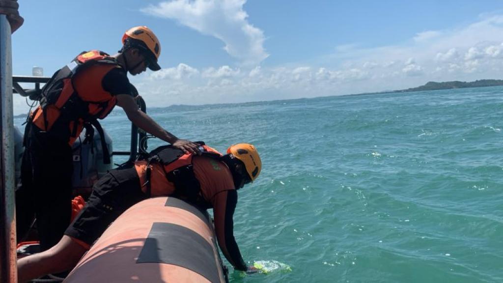 Tim SAR Cari Pemancing Jatuh dari SpeedBoat di Perairan Belakang Padang