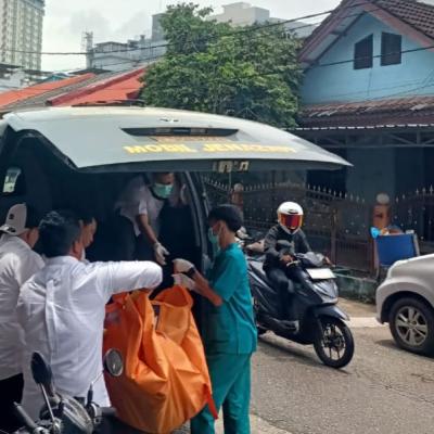 Mayat Wanita Ditemukan Membusuk di Kamar Kos Batam