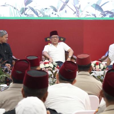 Dihadiri Ustad Abdul Somad Dan Rocky Gerung, Kajian Subuh Polda Riau Kolaborasi Agama dan Sains