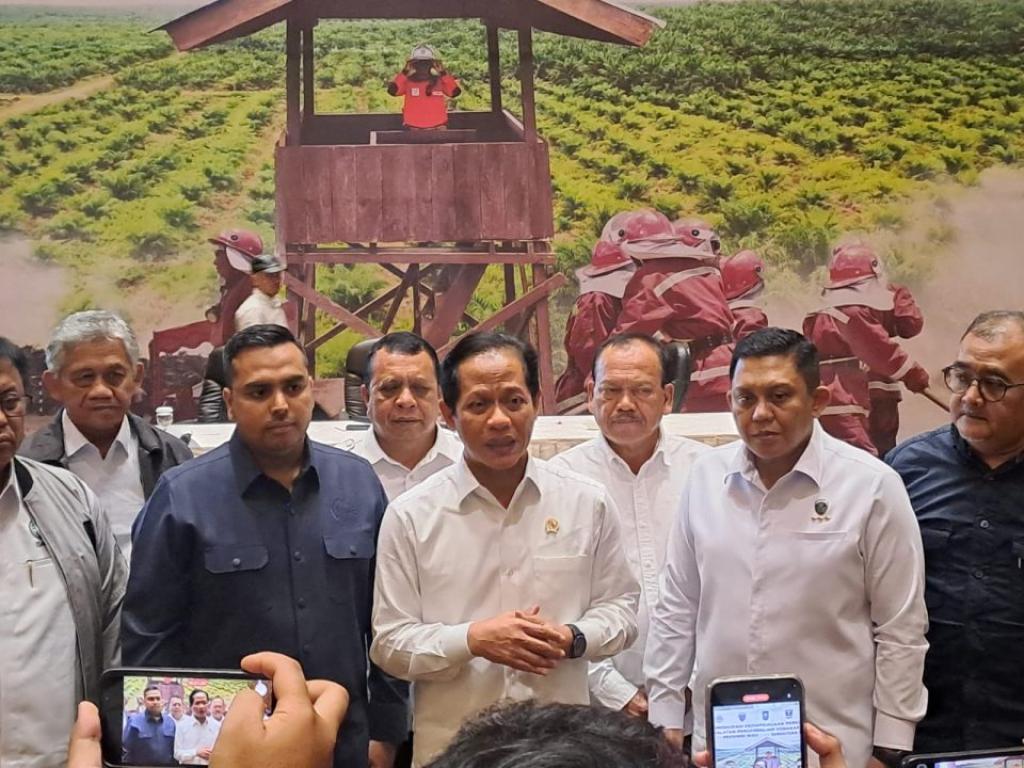 Waspada Karhutla di Riau, Menteri LH Tekankan Sinergi dan Tindakan Represif