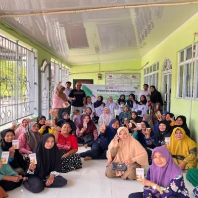 Mahasiswa PPG Unri Sosialisasi Inovasi Jamu dan Pemanfaatan Limbah Rumah Tangga di Posyandu Bunga Cengkeh Setangkai Lebat