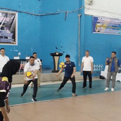 Wali Kota Pekanbaru Buka Kejuaraan Bola Voli Putri U-16 se- Riau