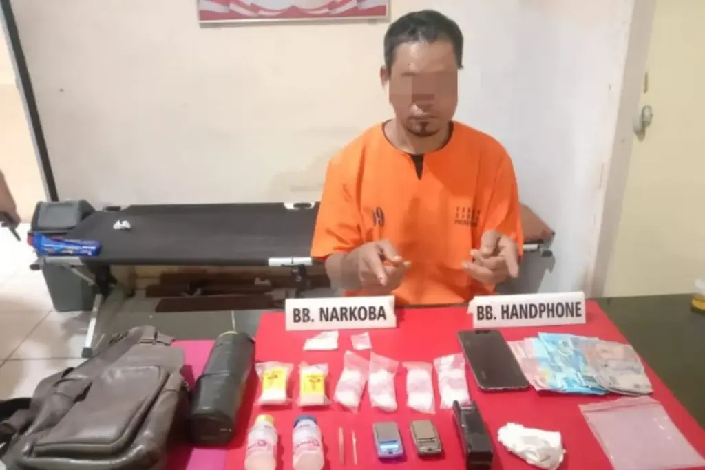 Pengedar Narkoba di Tapung Dicokok Polisi Saat Sedang Tidur Lelap di Rumah