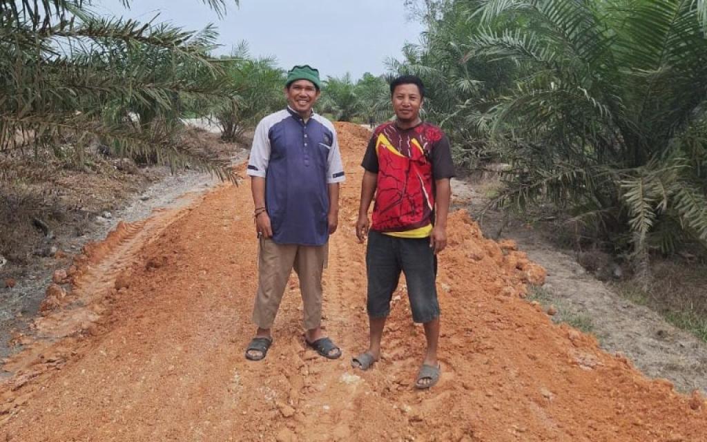 Hampir 10 Tahun tak Disentuh Pembangunan, Warga Sambut Antusias Perbaikan Jalan di Desa Bongkal Malang