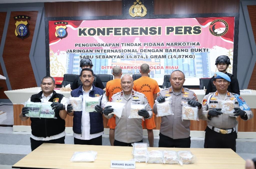 Polda Riau Gagalkan Peredaran 15 Bungkus Sabu Tujuan Padang