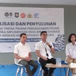 Sehari Imigrasi Batam bersama KSP Keliling, Mulai dari Tanam Jagung Hingga Pemaparan TPPO