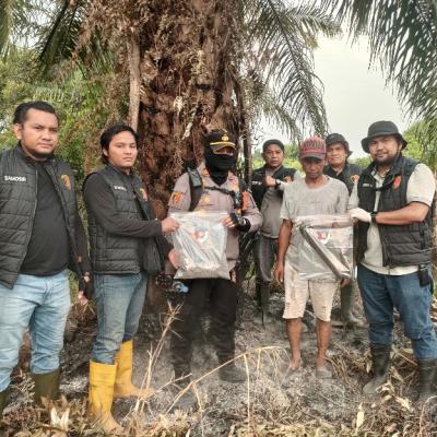 Bikin Satu Hektar Lahan di Rohil Terbakar Akibat Buang Puntung Rokok, Pria Paruh Baya Ditangkap Polisi