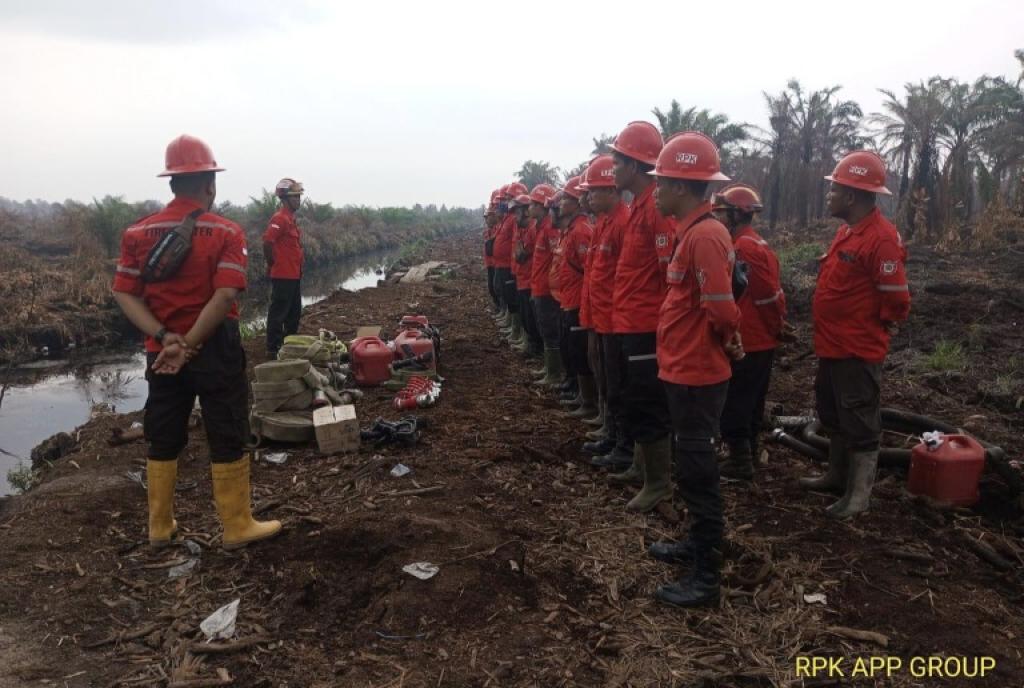 PT Arara Abadi Turunkan Tim RPK Bantu Padamkan Karhutla di Rohil dan Rohul Provinsi Riau