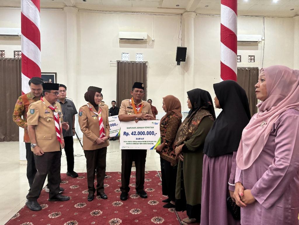 Gubernur Kepri Serahkan Santunan Kematian BPJS Ketenagakerjaan