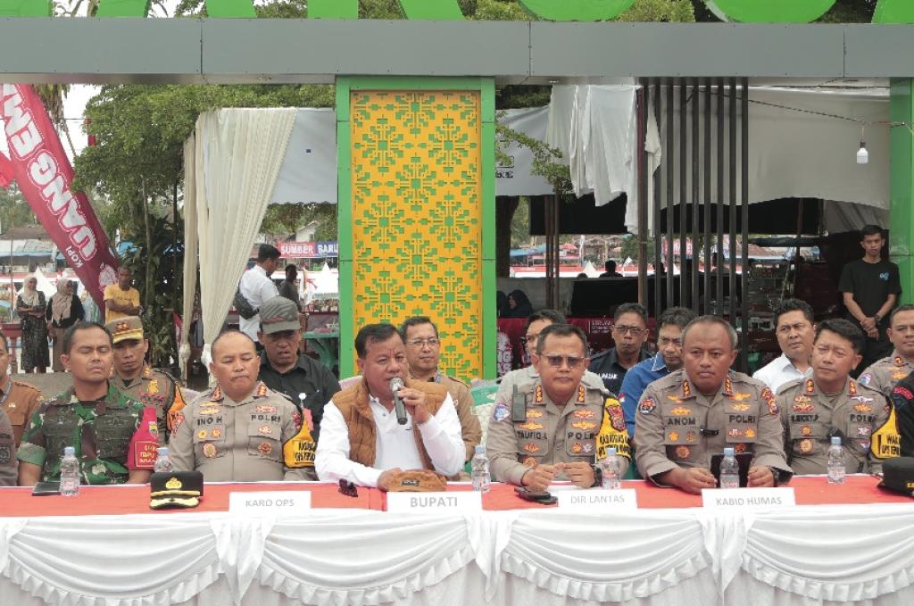 Polda Riau Gelar Konferensi Pers Pengamanan Pacu Jalur 2025 di Kuansing