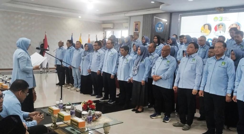 Kukuhkan Pengurus IKA Unri, Rektor Sri Indarti Ajak Alumni Harap Kolaborasi Terus Ditingkatkan