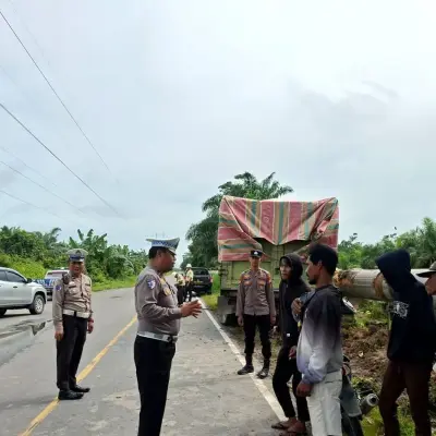 Cegah Buronan Kabur Lebih Jauh, Polisi blokir akses jalan keluar Siak