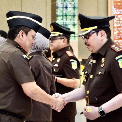 Upacara Pelantikan Pejabat Eselon II dan Eselon III di Lingkungan Kejaksaan Tinggi Riau, Heri Yulianto, S.H., M.H Resmi Dilantik Sebagai Kajari Siak