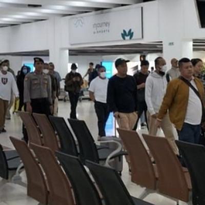 Dibawa Pakai Pesawat Citilink, Gubernur Wahid Cs Tiba di Jakarta Pasca OTT KPK