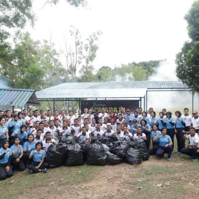 Kodaeral IV Gelar Aksi Bersih-Pantai Cakra Sambut HUT Armada RI 2025